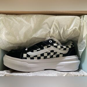 OLD SKOOL OVERT SNEAKER - BLACK CHECKERBOARD Mens size 9